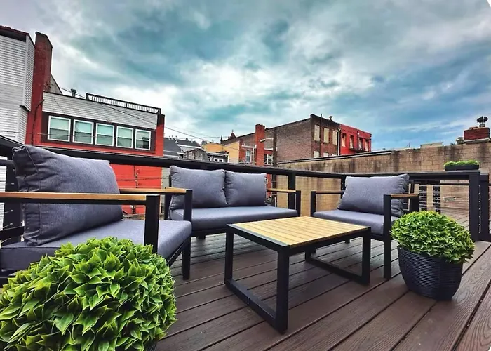 King Bed •private Patio&parking•sophisticated Apartment Pittsburgh